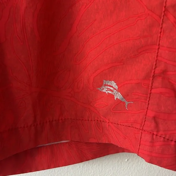 Tommy Bahama Red & Grayish Patterned Relax Shorts- waist 30 - Picture 3 of 6